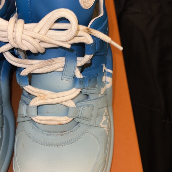 Authentic Limited Edition Louis Vuitton Archlight Escale Sneaker - Picture 8 of 10
